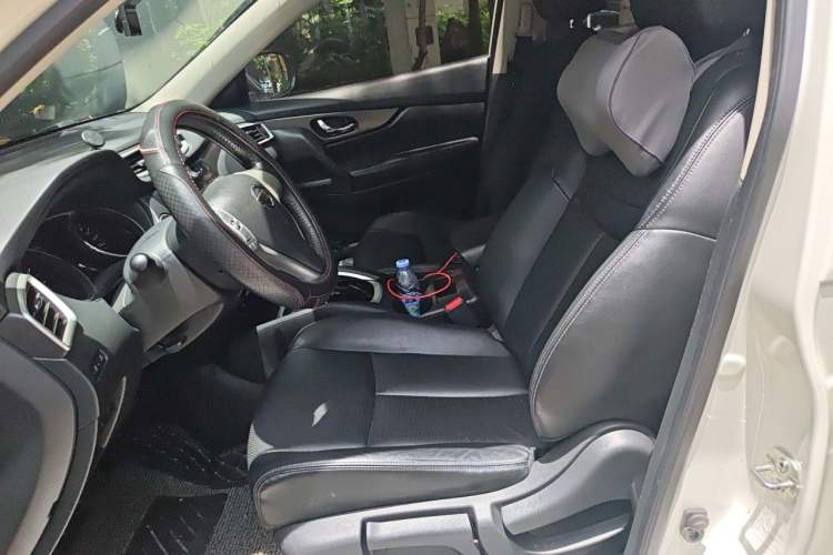 Used Nissan X-Trail 2015 2.0L CVT Comfort MAX Edition 2WD Left Front Seat