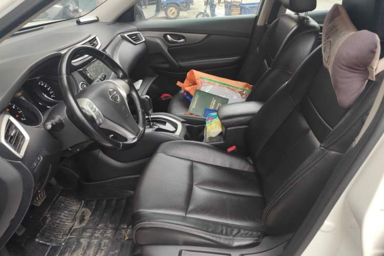 Used Nissan X-Trail 2015 2.0L CVT Comfort MAX Edition 2WD Left Front Seat