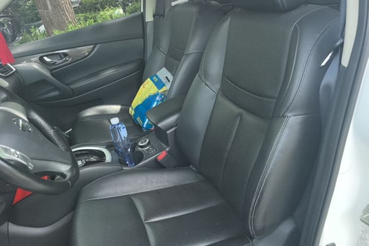 Used Nissan X-Trail 2015 2.5L CVT Leading MAX Edition 4WD Left Front Seat