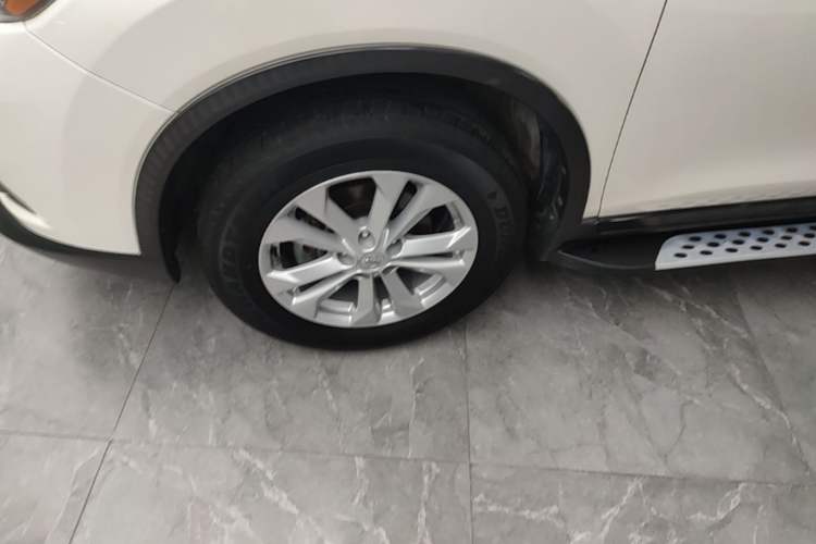 Used Nissan X-Trail 2015 2.0L CVT Comfort MAX Edition 2WD Left Front Wheel Hub