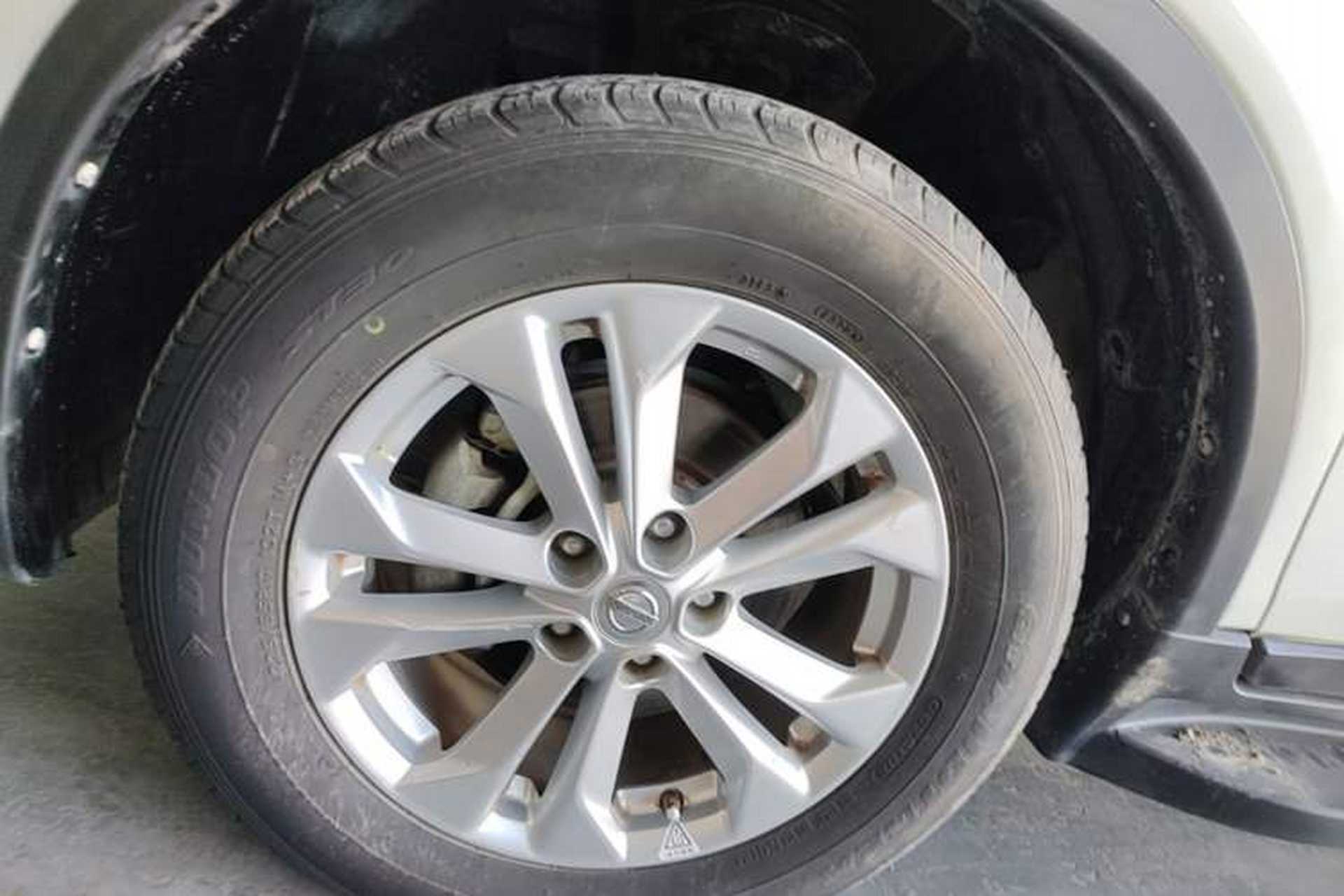 Used Nissan X-Trail 2015 2.0L CVT Comfort MAX Edition 2WD Left Front Wheel Hub
