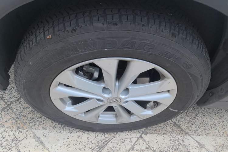 Used Nissan X-Trail 2015 2.5L CVT Leading MAX Edition 4WD Left Front Wheel Hub