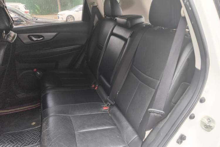 Used Nissan X-Trail 2015 2.0L CVT Comfort MAX Edition 2WD Left Rear Seat