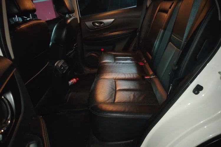 Used Nissan X-Trail 2015 2.0L CVT Comfort MAX Edition 2WD Left Rear Seat