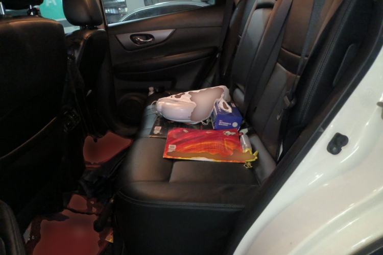Used Nissan X-Trail 2015 2.0L CVT Comfort MAX Edition 2WD Left Rear Seat