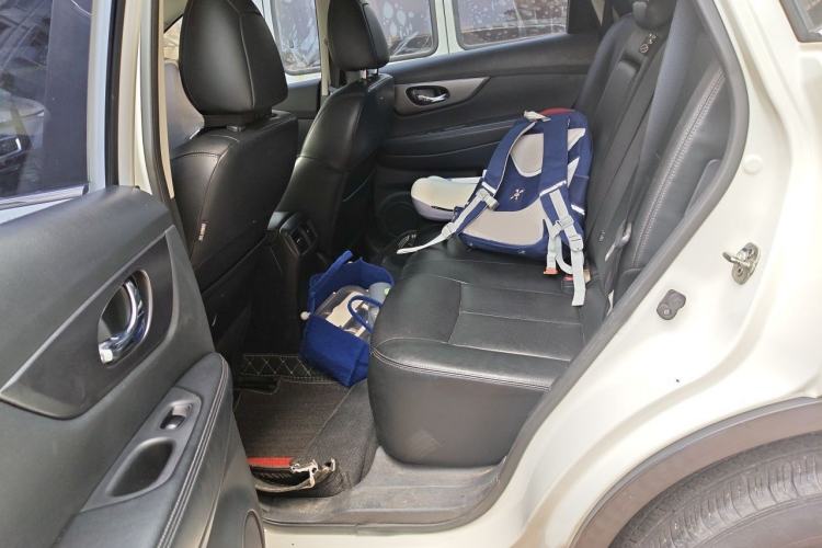 Used Nissan X-Trail 2015 2.0L CVT Comfort MAX Edition 2WD Left Rear Seat
