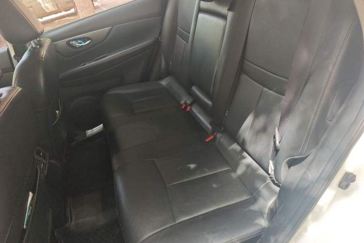 Used Nissan X-Trail 2015 2.0L CVT Comfort MAX Edition 2WD Left Rear Seat