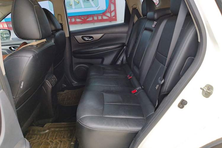 Used Nissan X-Trail 2015 2.0L CVT Comfort MAX Edition 2WD Left Rear Seat