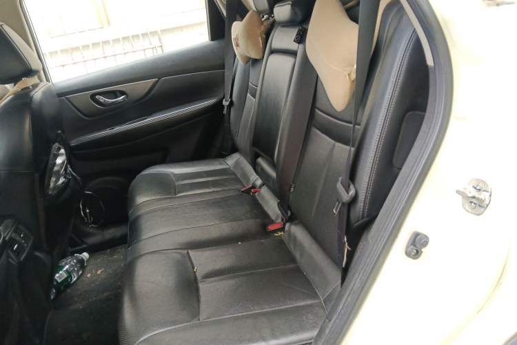 Used Nissan X-Trail 2015 2.0L CVT Comfort MAX Edition 2WD Left Rear Seat