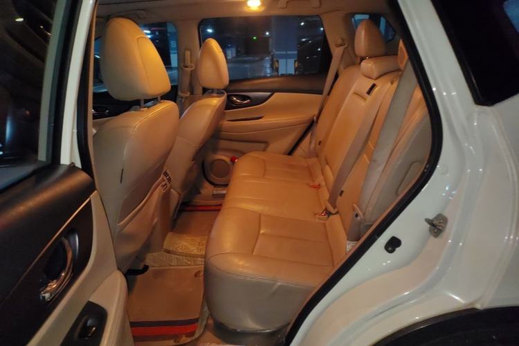 Used Nissan X-Trail 2015 2.0L CVT Comfort MAX Edition 2WD Left Rear Seat