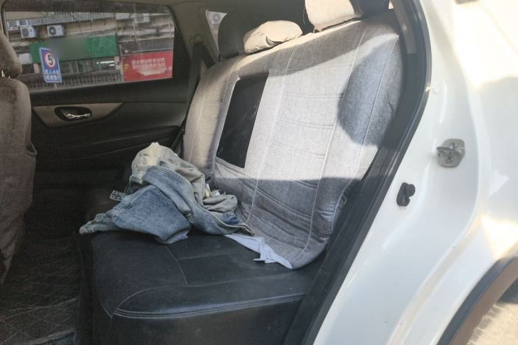 Used Nissan X-Trail 2015 2.0L CVT Comfort MAX Edition 2WD Left Rear Seat