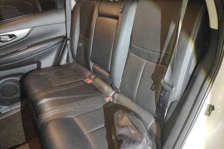 Used Nissan X-Trail 2015 2.0L CVT Comfort MAX Edition 2WD Left Rear Seat
