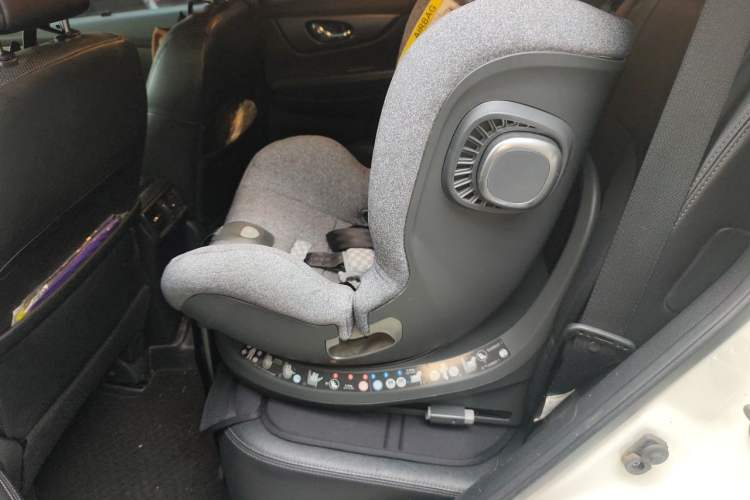 Used Nissan X-Trail 2015 2.0L CVT Comfort MAX Edition 2WD Left Rear Seat