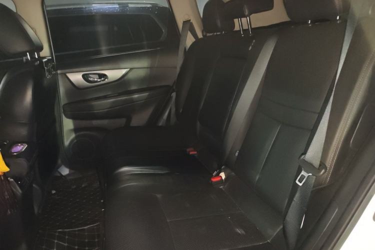 Used Nissan X-Trail 2015 2.0L CVT Comfort MAX Edition 2WD Left Rear Seat