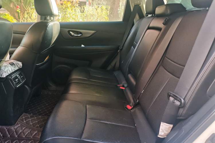Used Nissan X-Trail 2015 2.0L CVT Comfort MAX Edition 2WD Left Rear Seat