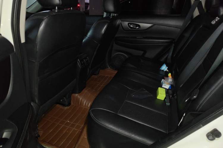 Used Nissan X-Trail 2015 2.0L CVT Comfort MAX Edition 2WD Left Rear Seat