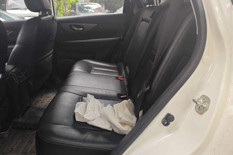Used Nissan X-Trail 2015 2.0L CVT Comfort MAX Edition 2WD Left Rear Seat