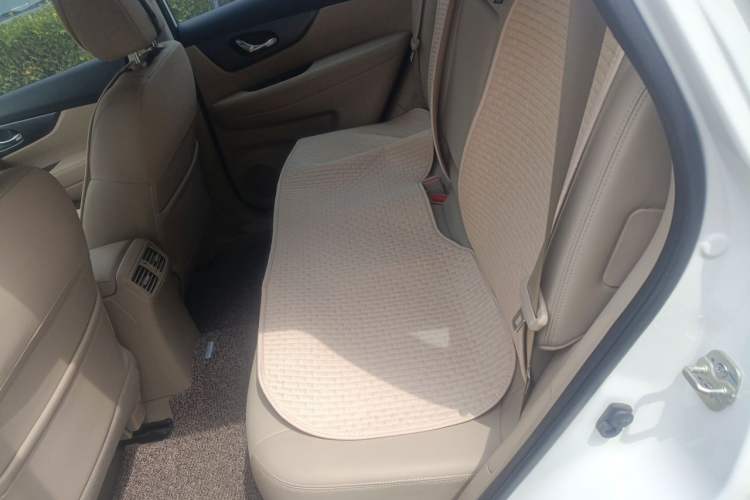 Used Nissan X-Trail 2015 2.0L CVT Comfort MAX Edition 2WD Left Rear Seat