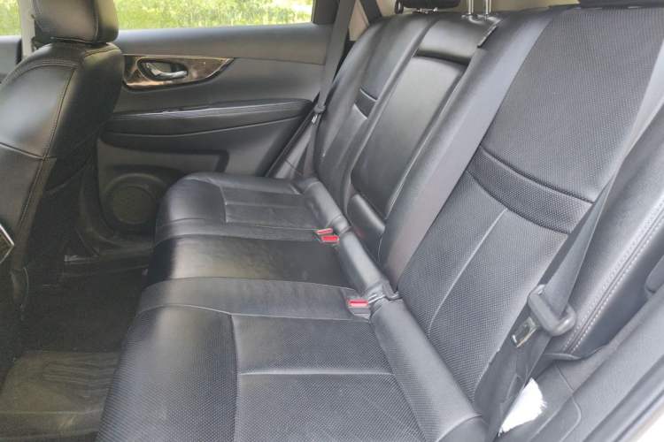 Used Nissan X-Trail 2015 2.0L CVT Comfort MAX Edition 2WD Left Rear Seat