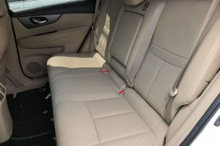 Used Nissan X-Trail 2015 2.0L CVT Comfort MAX Edition 2WD Left Rear Seat