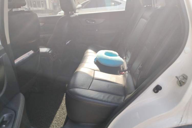 Used Nissan X-Trail 2015 2.0L CVT Comfort MAX Edition 2WD Left Rear Seat