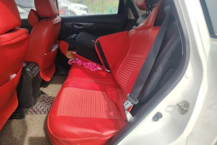 Used Nissan X-Trail 2015 2.0L CVT Comfort MAX Edition 2WD Left Rear Seat