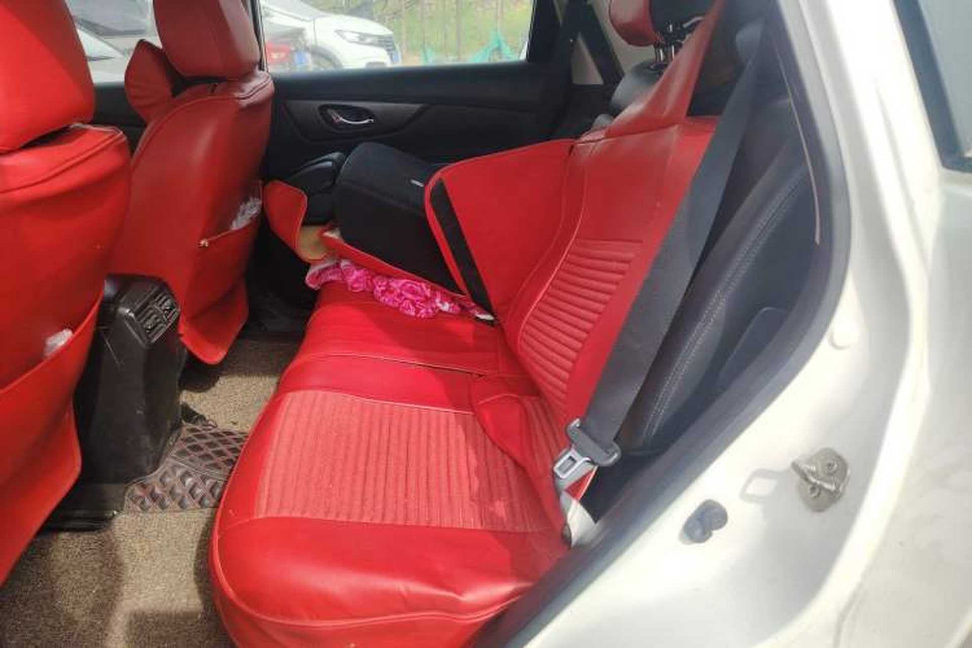 Used Nissan X-Trail 2015 2.0L CVT Comfort MAX Edition 2WD Left Rear Seat