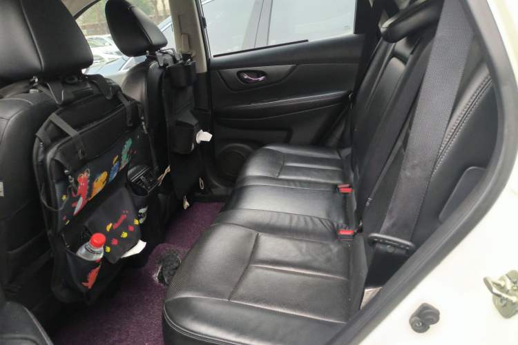 Used Nissan X-Trail 2015 2.0L CVT Comfort MAX Edition 2WD Left Rear Seat
