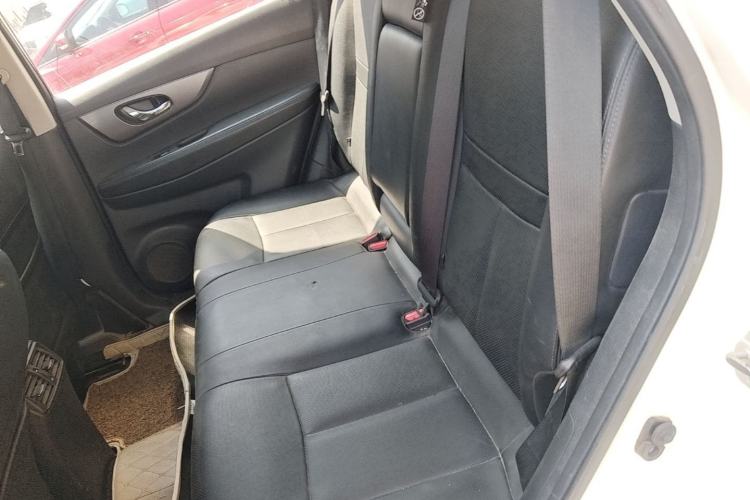Used Nissan X-Trail 2015 2.0L CVT Comfort MAX Edition 2WD Left Rear Seat