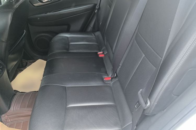 Used Nissan X-Trail 2015 2.5L CVT Leading MAX Edition 4WD Left Rear Seat