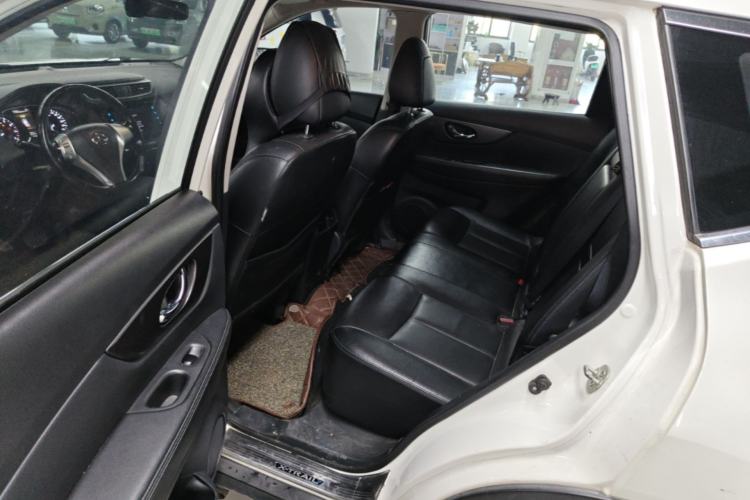 Used Nissan X-Trail 2015 2.0L CVT Comfort MAX Edition 2WD Left Rear Seat
