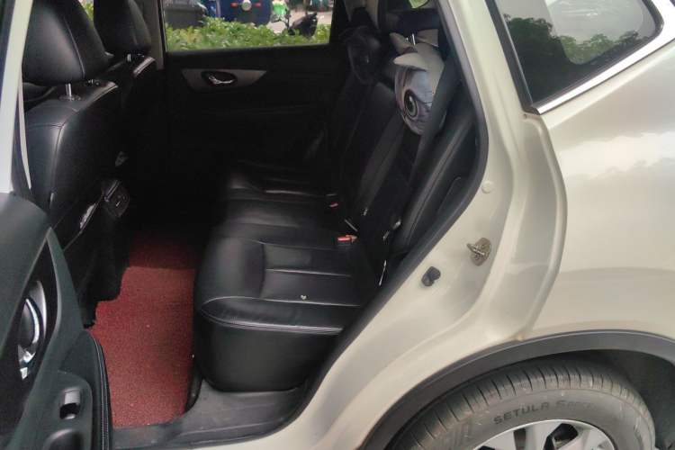 Used Nissan X-Trail 2015 2.0L CVT Comfort MAX Edition 2WD Left Rear Seat