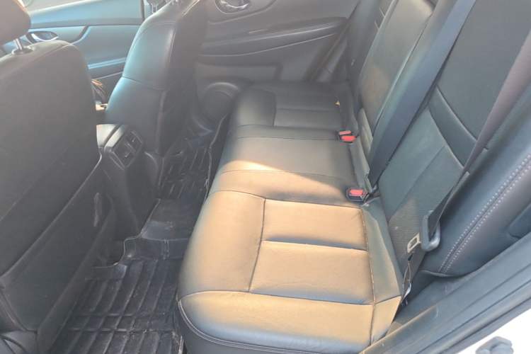 Used Nissan X-Trail 2015 2.0L CVT Comfort MAX Edition 2WD Left Rear Seat