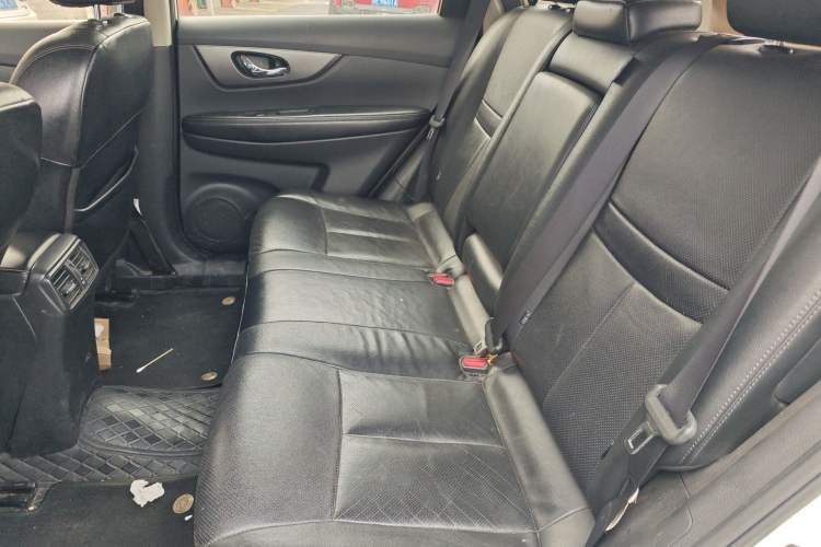 Used Nissan X-Trail 2015 2.0L CVT Comfort MAX Edition 2WD Left Rear Seat