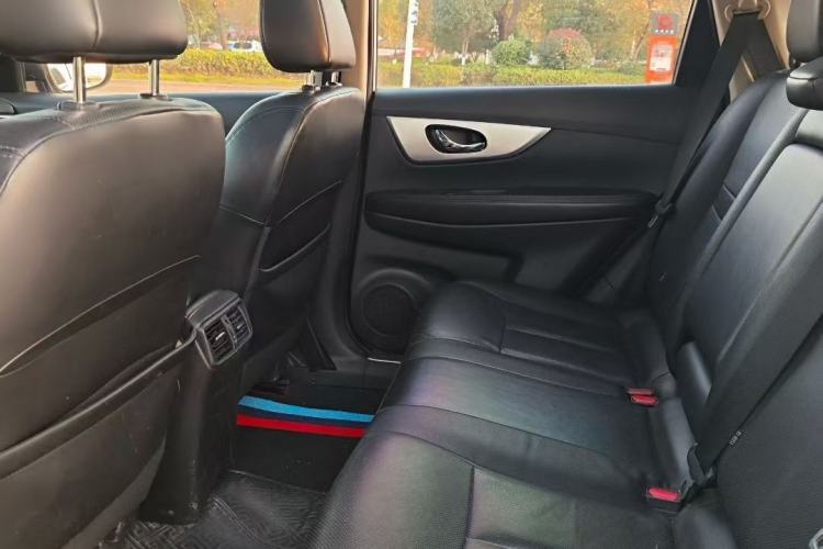 Used Nissan X-Trail 2015 2.0L CVT Comfort MAX Edition 2WD Left Rear Seat