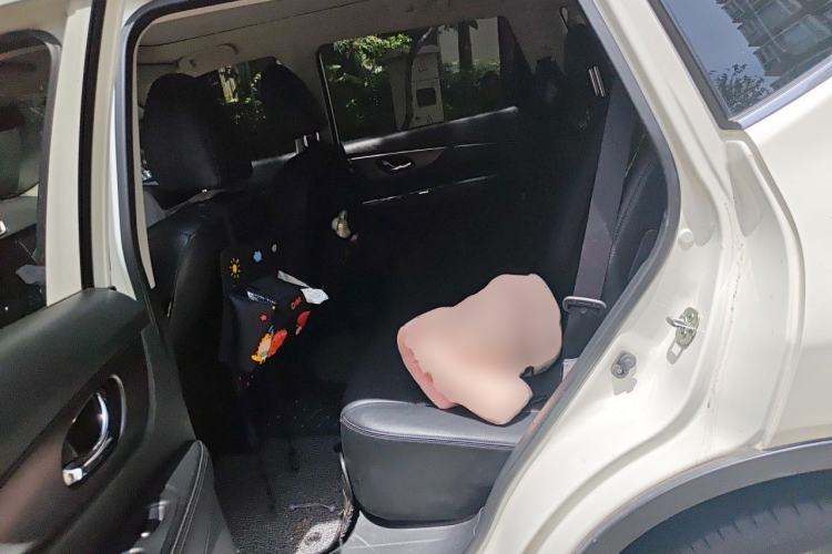 Used Nissan X-Trail 2015 2.0L CVT Comfort MAX Edition 2WD Left Rear Seat