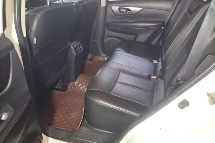 Used Nissan X-Trail 2015 2.0L CVT Comfort MAX Edition 2WD Left Rear Seat