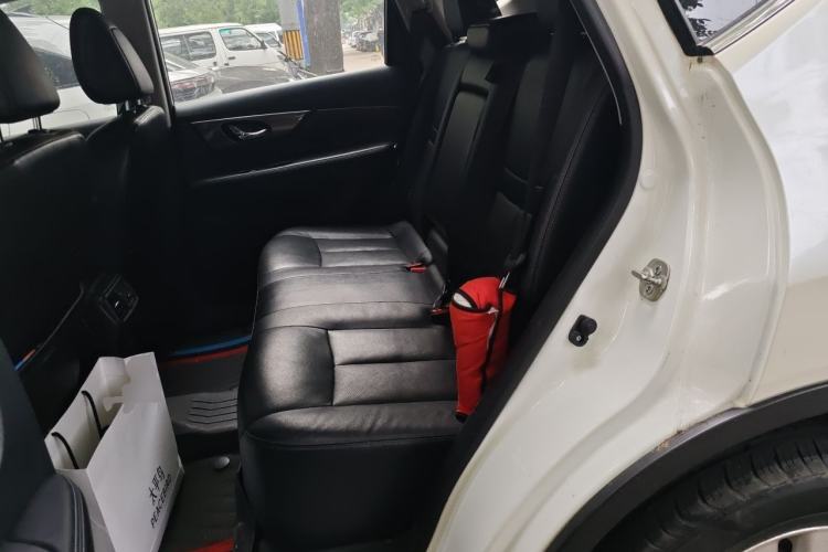 Used Nissan X-Trail 2015 2.5L CVT Leading MAX Edition 4WD Left Rear Seat