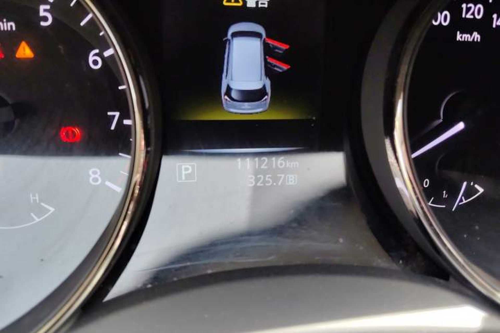 Used Nissan X-Trail 2015 2.0L CVT Comfort MAX Edition 2WD Odometer Close Up