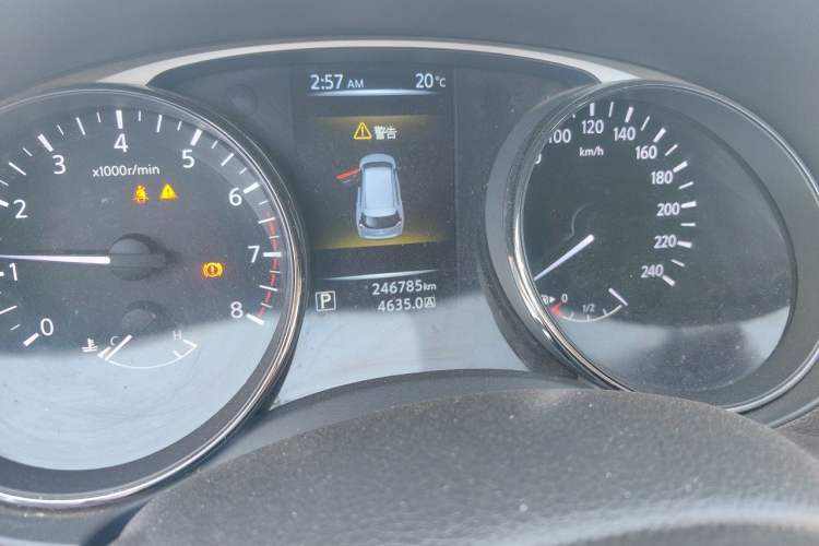 Used Nissan X-Trail 2015 2.5L CVT Leading MAX Edition 4WD Odometer Close Up