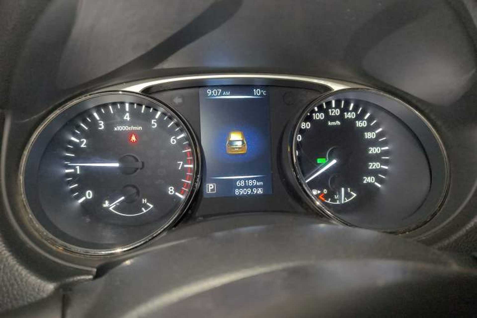 Used Nissan X-Trail 2015 2.0L CVT Comfort MAX Edition 2WD Odometer Close Up
