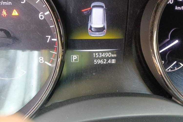 Used Nissan X-Trail 2015 2.0L CVT Comfort MAX Edition 2WD Odometer Close Up