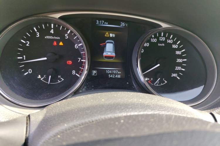 Used Nissan X-Trail 2015 2.0L CVT Comfort MAX Edition 2WD Odometer Close Up