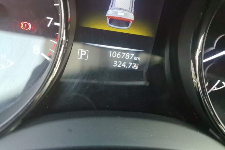 Used Nissan X-Trail 2015 2.0L CVT Comfort MAX Edition 2WD Odometer Close Up