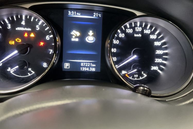 Used Nissan X-Trail 2015 2.0L CVT Comfort MAX Edition 2WD Odometer Close Up