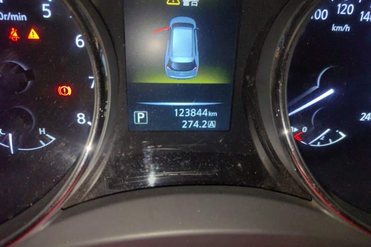 Used Nissan X-Trail 2015 2.0L CVT Comfort MAX Edition 2WD Odometer Close Up