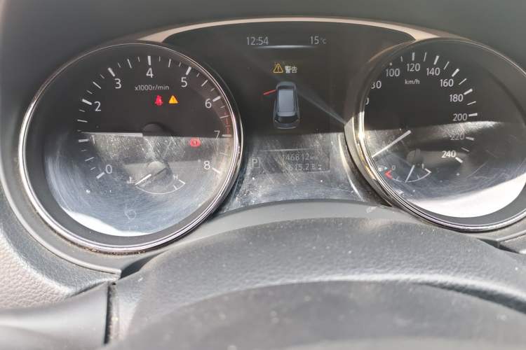Used Nissan X-Trail 2015 2.0L CVT Comfort MAX Edition 2WD Odometer Close Up