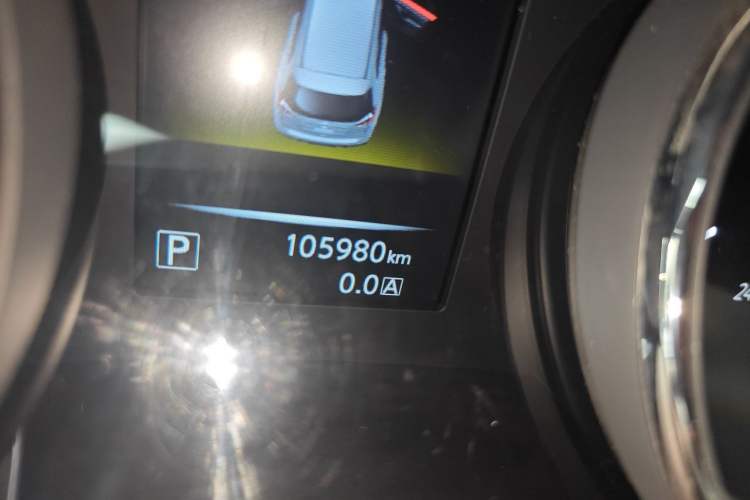 Used Nissan X-Trail 2015 2.0L CVT Comfort MAX Edition 2WD Odometer Close Up
