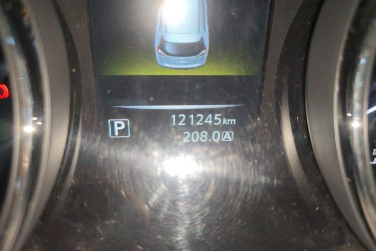 Used Nissan X-Trail 2015 2.0L CVT Comfort MAX Edition 2WD Odometer Close Up