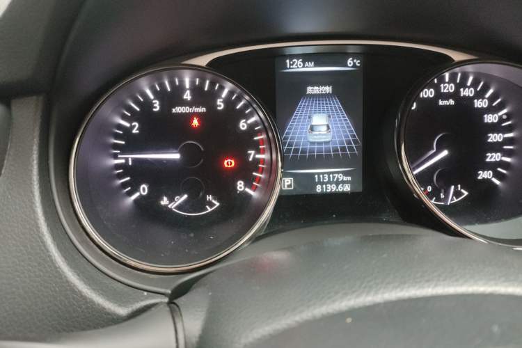 Used Nissan X-Trail 2015 2.0L CVT Comfort MAX Edition 2WD Odometer Close Up